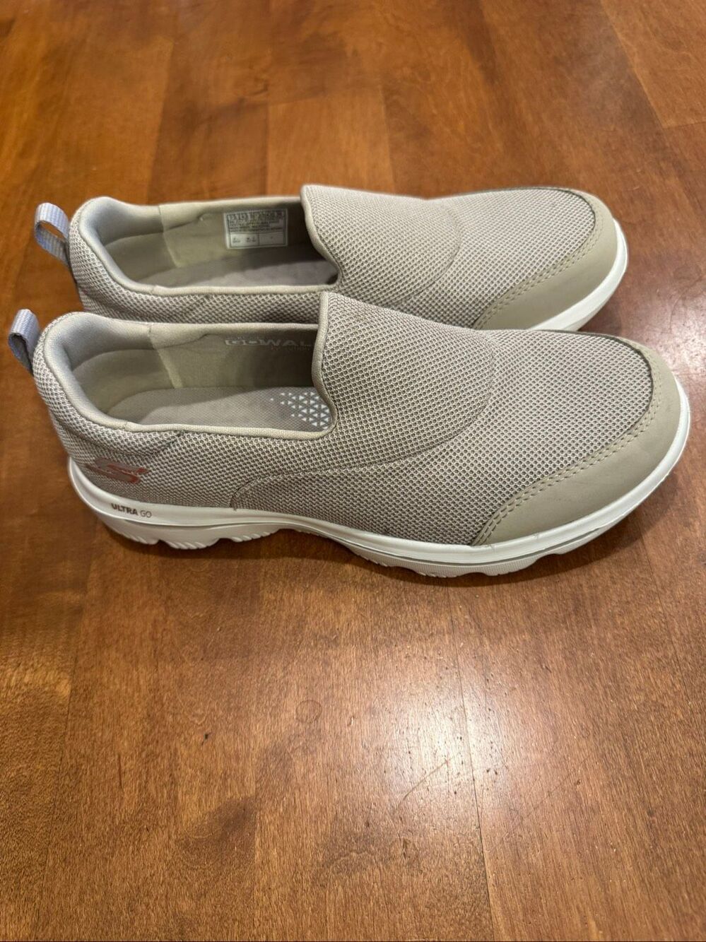 New Skechers GOwalk Evolution Ultra Reach Women’s 7.5 Taupe Slip On Shoes
